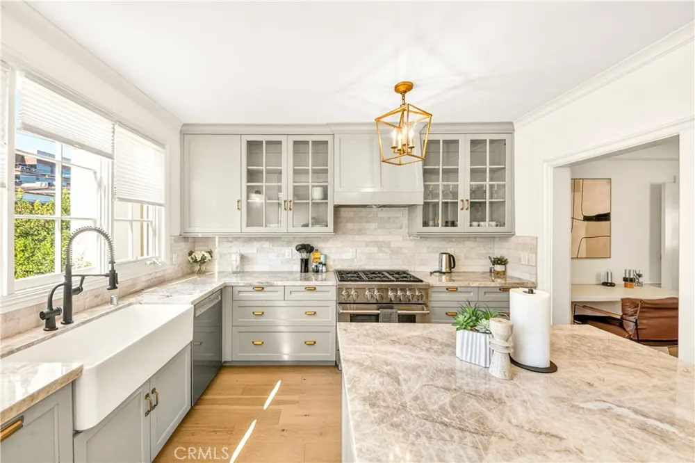 827 Hauser Blvd Los Angeles, CA 90036