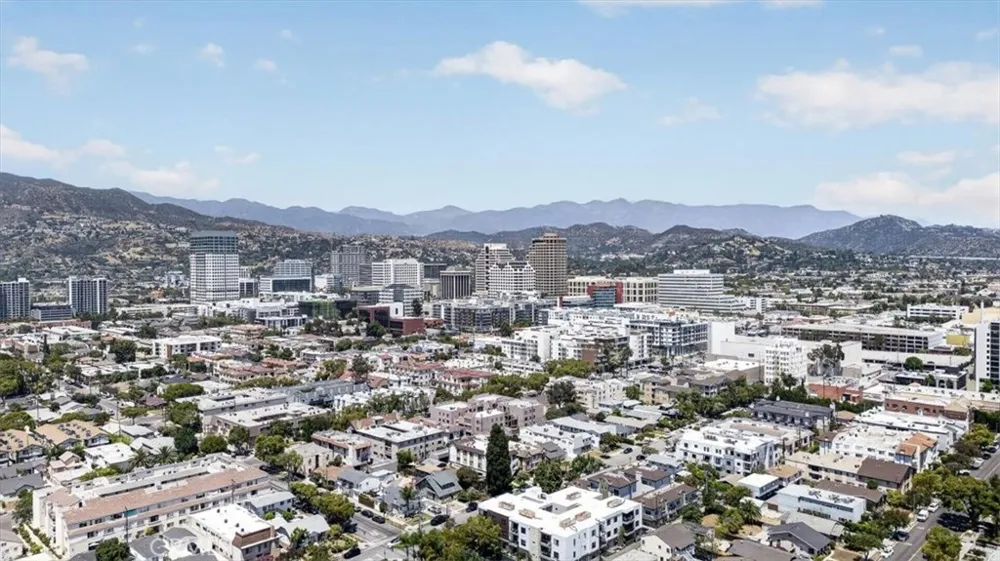 361 Salem Street #2 Glendale, CA 91203