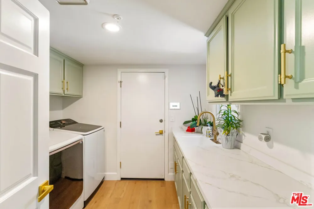 1432 Rutherford Drive Pasadena, CA 91103