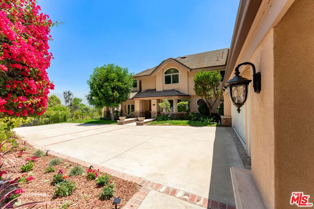 1432 Rutherford Drive Pasadena, CA 91103