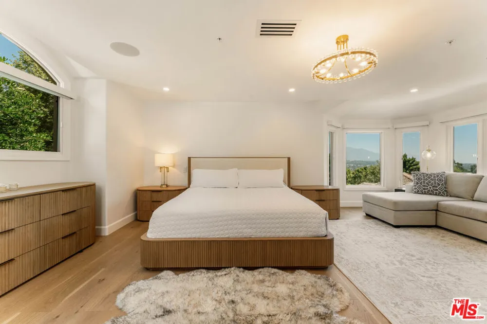 1432 Rutherford Drive Pasadena, CA 91103