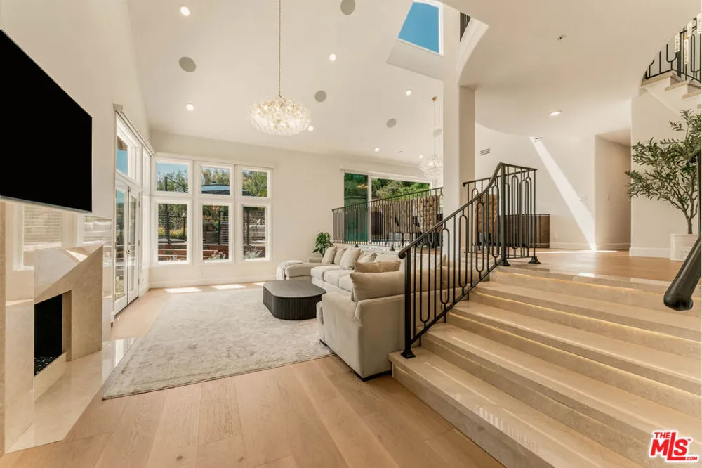1432 Rutherford Drive Pasadena, CA 91103