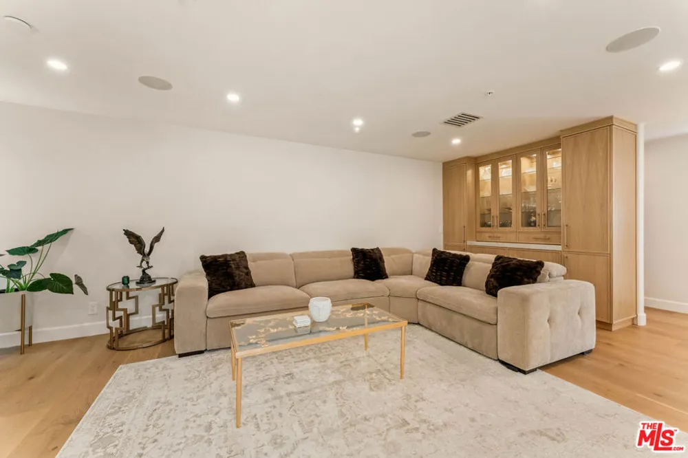 1432 Rutherford Drive Pasadena, CA 91103