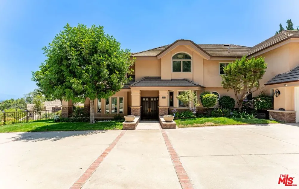 1432 Rutherford Drive Pasadena, CA 91103