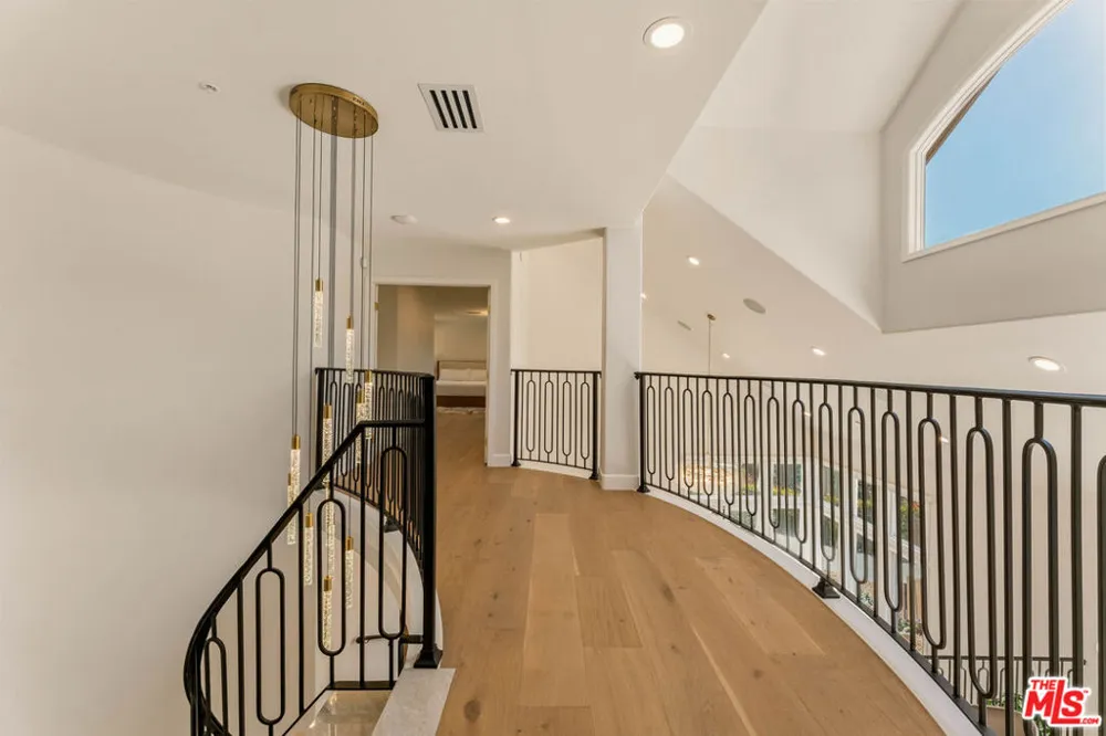 1432 Rutherford Drive Pasadena, CA 91103