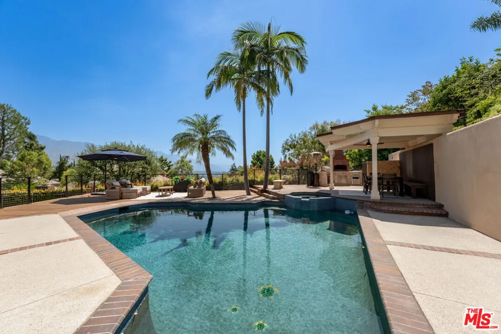 1432 Rutherford Drive Pasadena, CA 91103