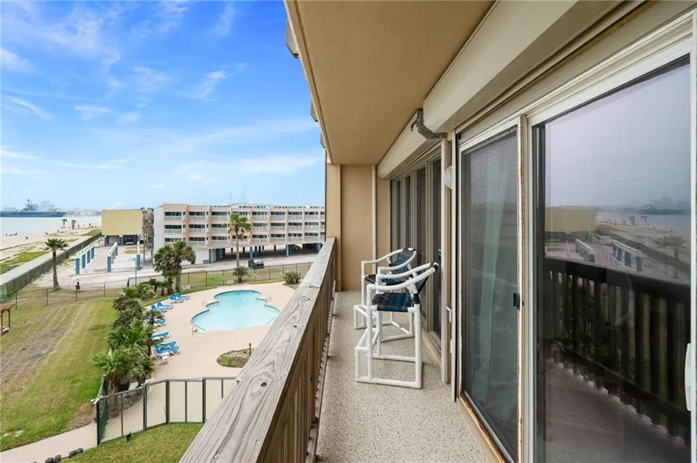 4000 Surfside Boulevard #403 Corpus Christi, TX 78402