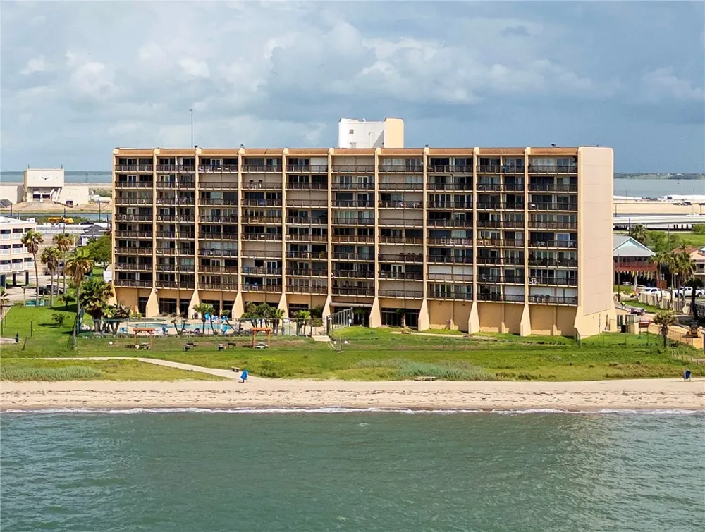 4000 Surfside Boulevard #403 Corpus Christi, TX 78402