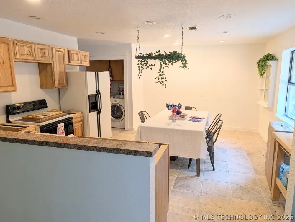 2702 Redbud Lane Kingston, OK 73439