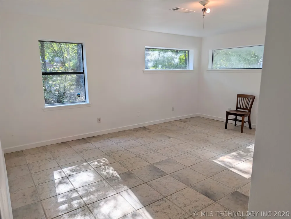 2702 Redbud Lane Kingston, OK 73439