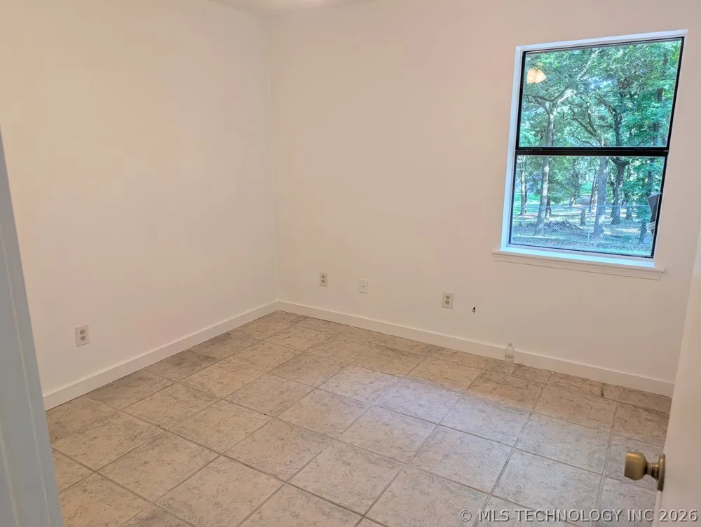 2702 Redbud Lane Kingston, OK 73439