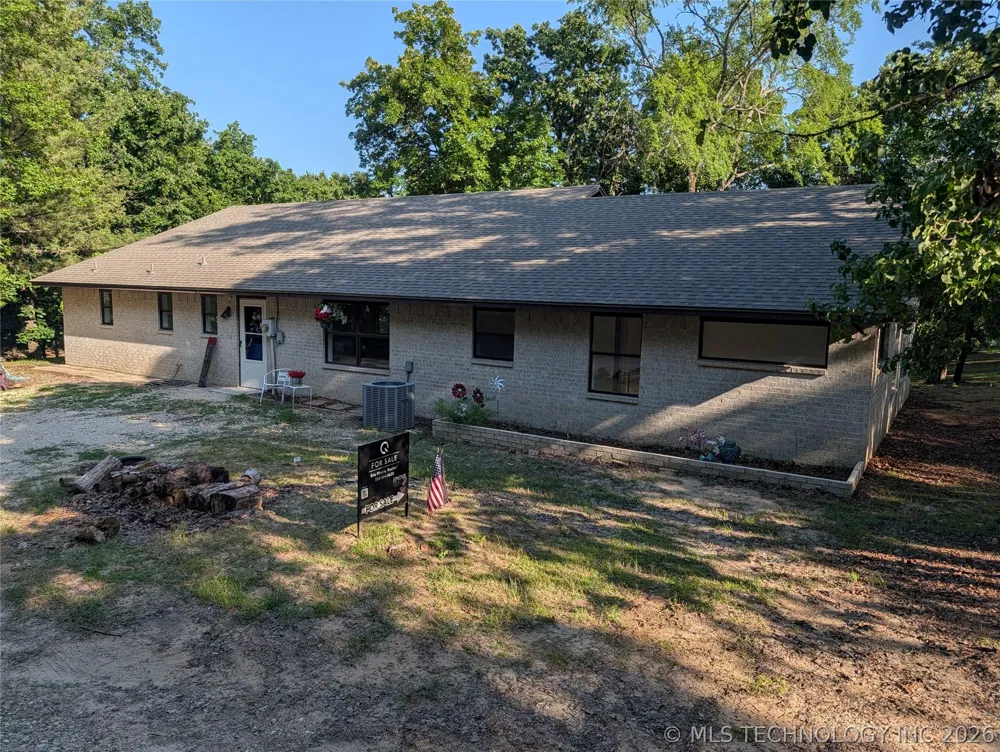 2702 Redbud Lane Kingston, OK 73439