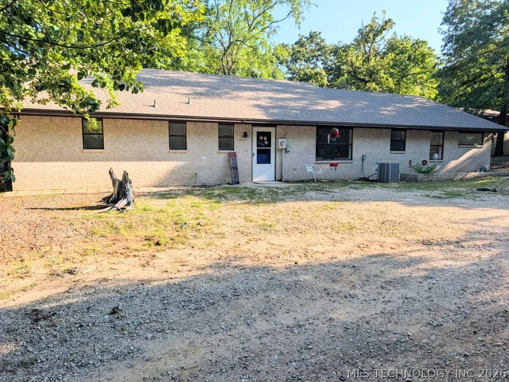 2702 Redbud Lane Kingston, OK 73439