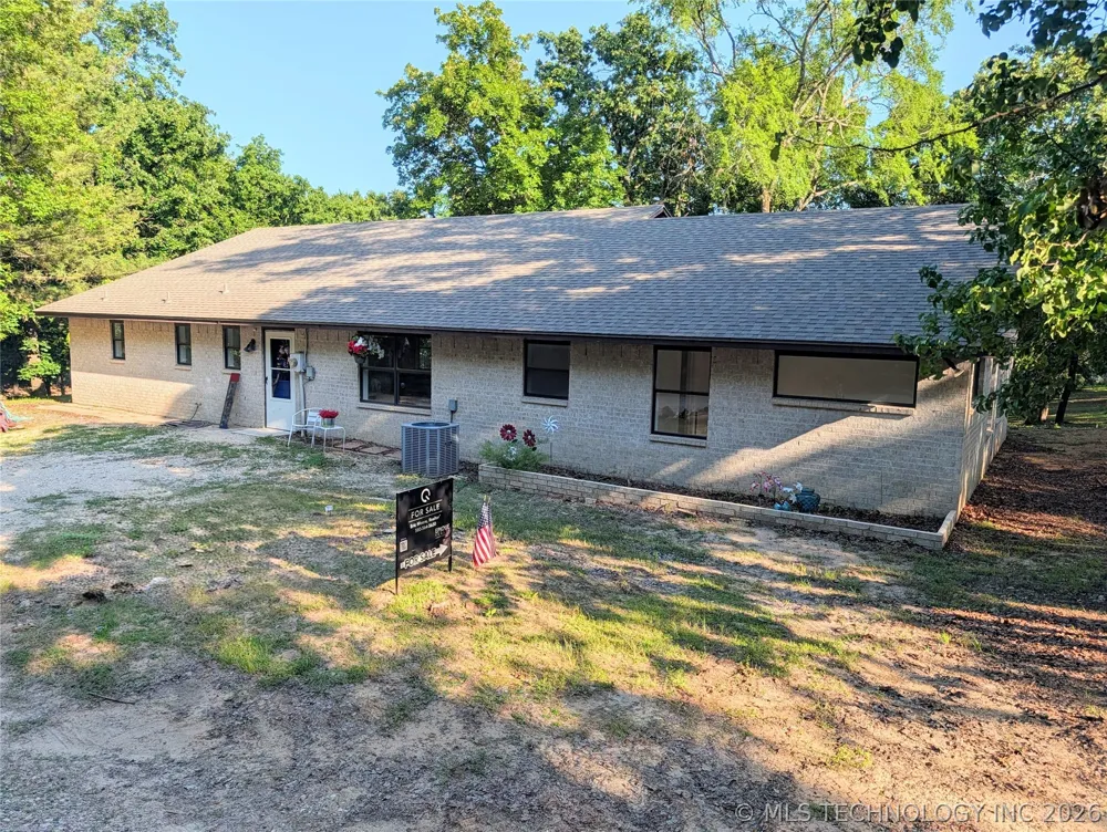 2702 Redbud Lane Kingston, OK 73439