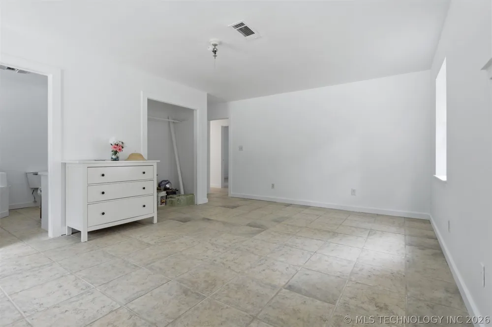 2702 Redbud Lane Kingston, OK 73439