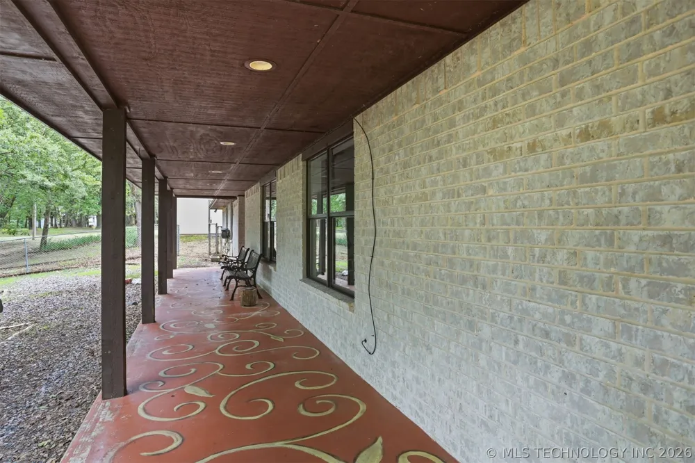 2702 Redbud Lane Kingston, OK 73439