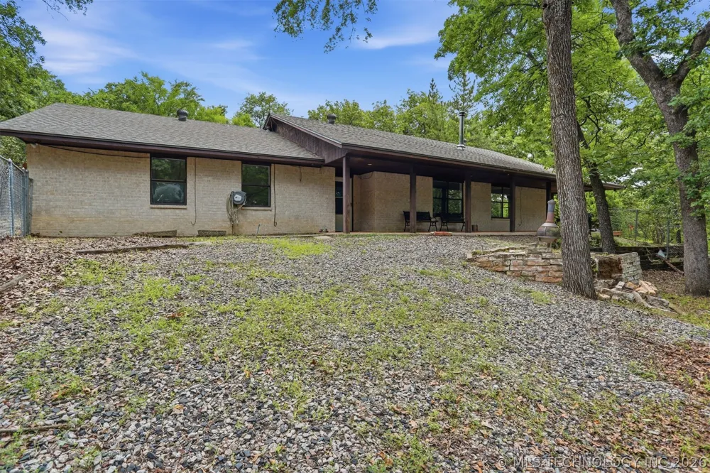 2702 Redbud Lane Kingston, OK 73439