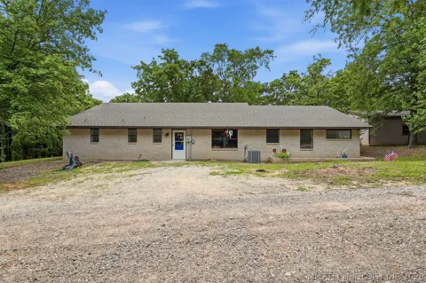 2702 Redbud Lane