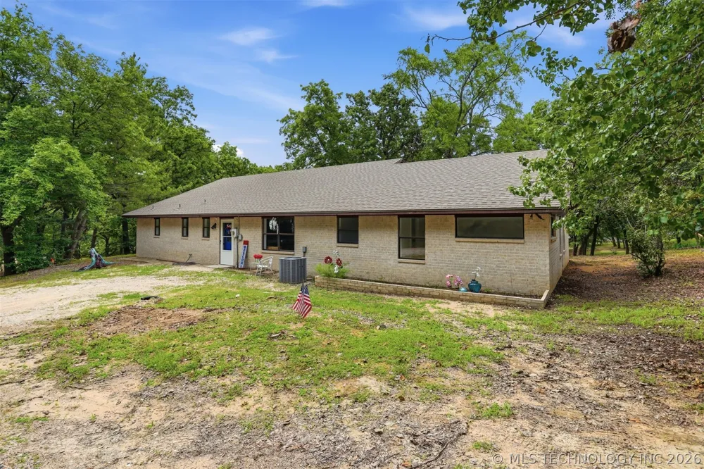2702 Redbud Lane Kingston, OK 73439