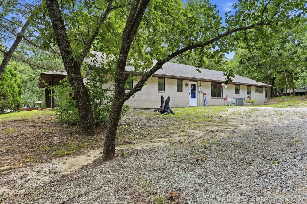 2702 Redbud Lane Kingston, OK 73439
