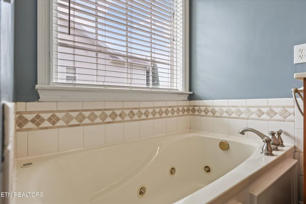 118 Cornerstone Circle Clinton, TN 37716