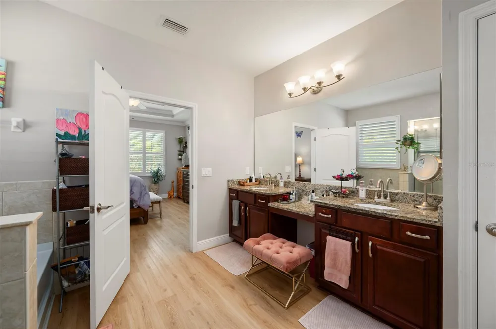 3006 ORIOLE DRIVE Sarasota, FL 34243