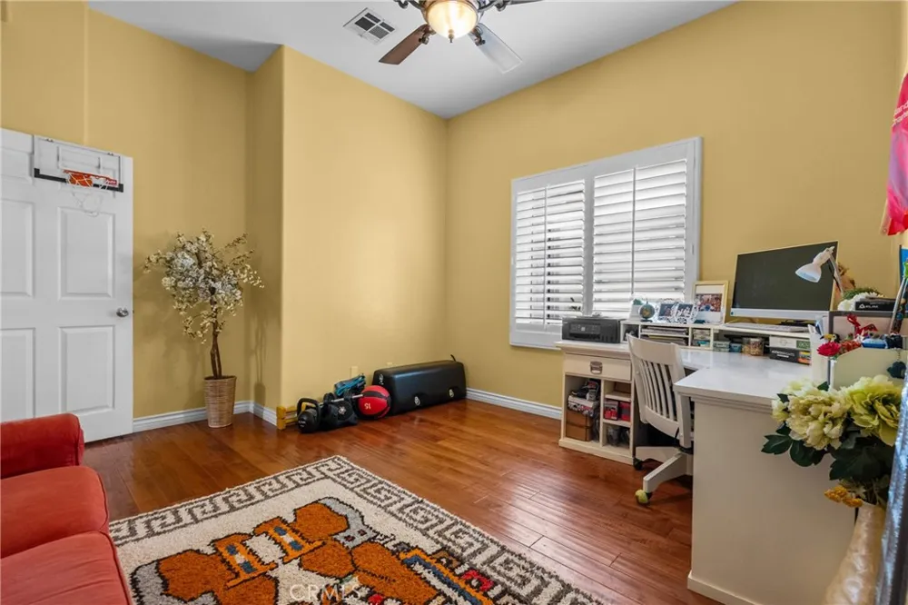 14925 Narcissus Crest Canyon Country, CA 91387