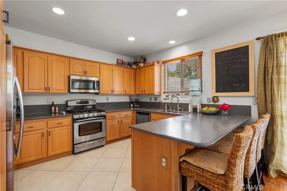 14925 Narcissus Crest Canyon Country, CA 91387