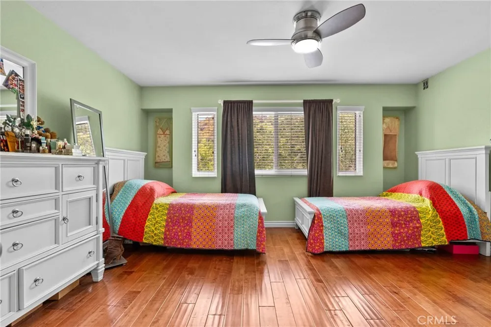 14925 Narcissus Crest Canyon Country, CA 91387