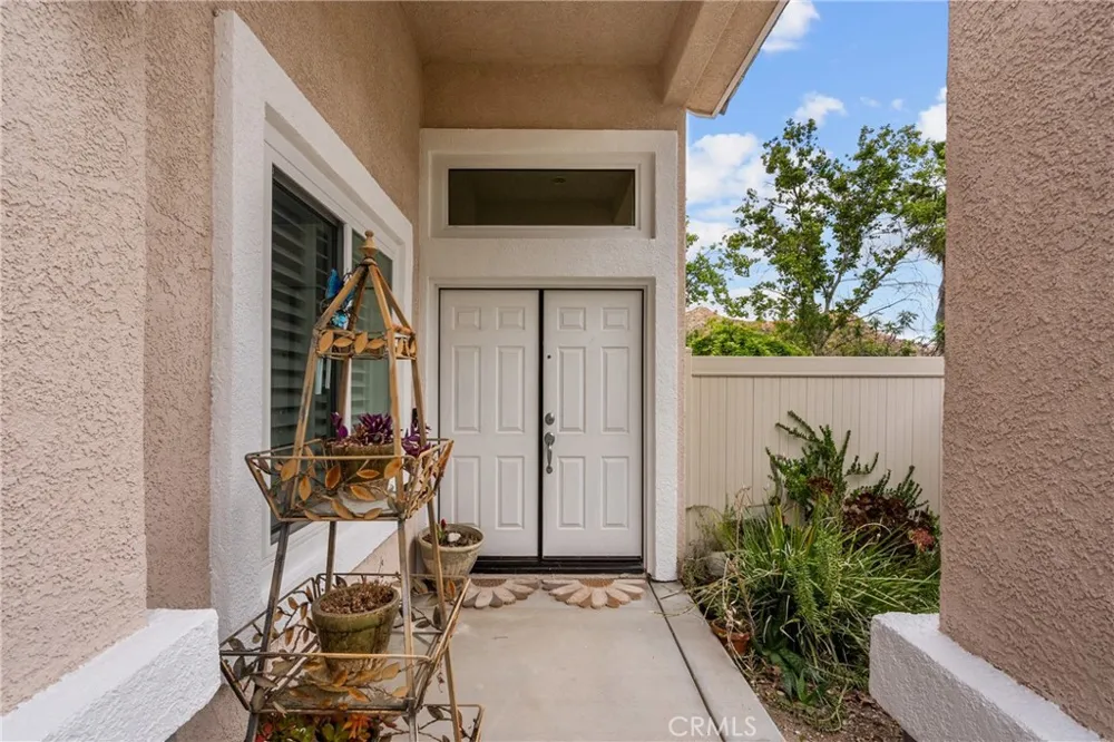 14925 Narcissus Crest Canyon Country, CA 91387
