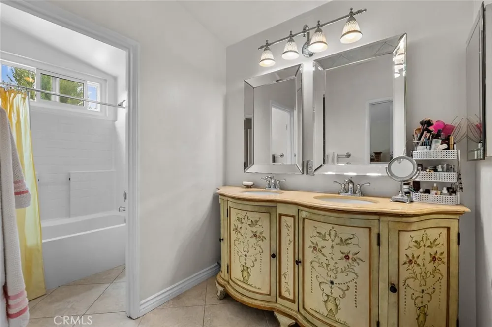 14925 Narcissus Crest Canyon Country, CA 91387