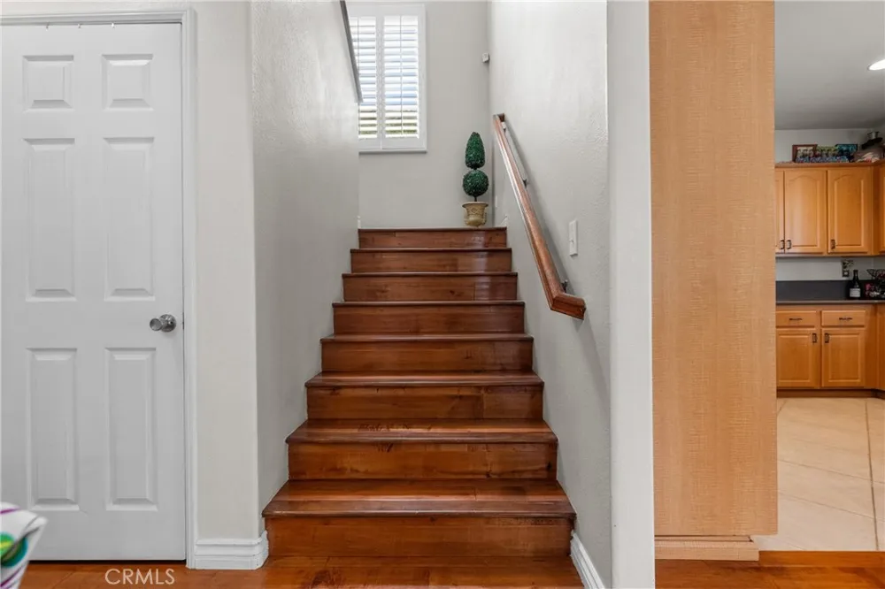 14925 Narcissus Crest Canyon Country, CA 91387
