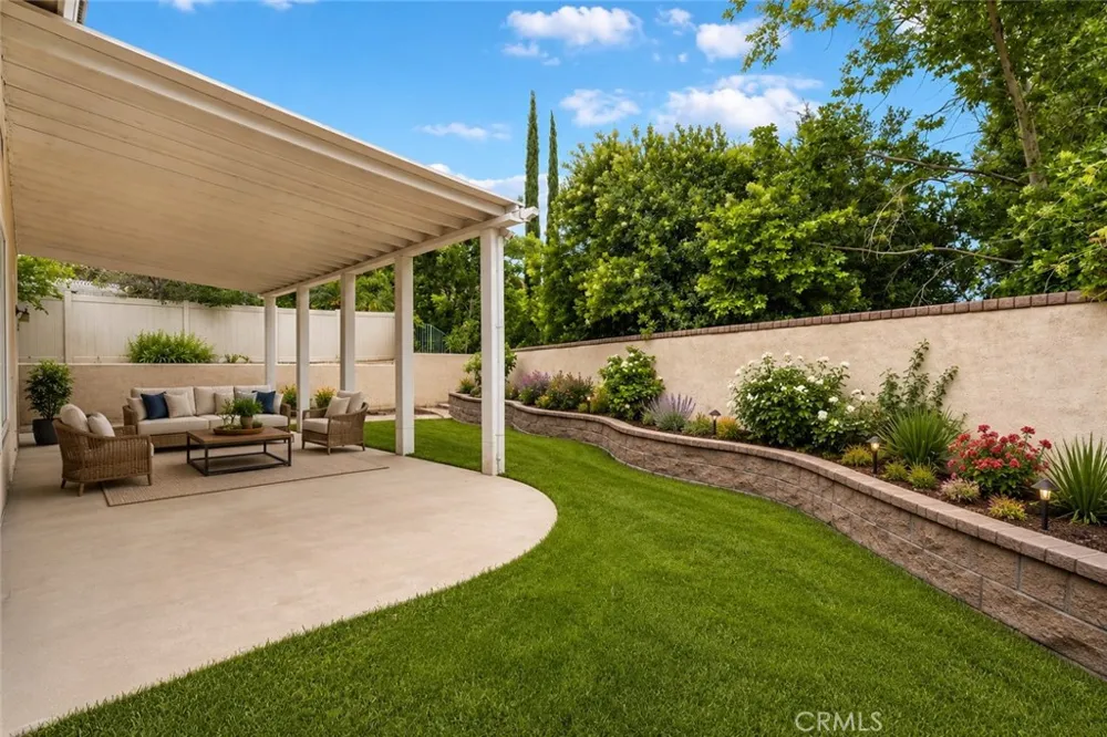 14925 Narcissus Crest Canyon Country, CA 91387