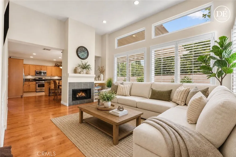 14925 Narcissus Crest Canyon Country, CA 91387