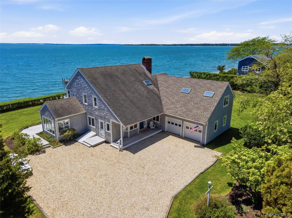 90 Peconic Avenue Shelter Island, NY 11964
