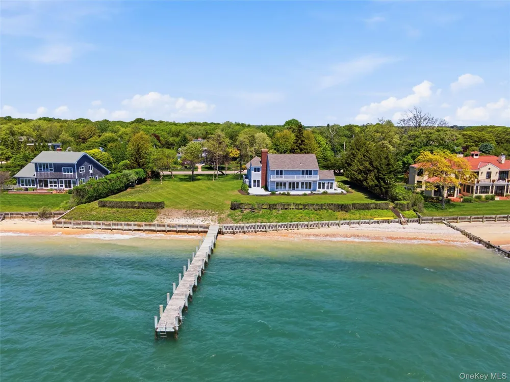 90 Peconic Avenue Shelter Island, NY 11964