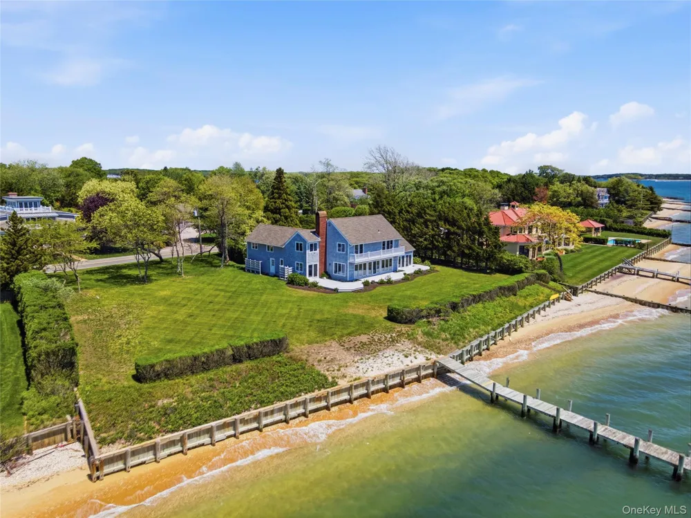90 Peconic Avenue Shelter Island, NY 11964