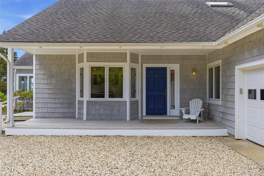 90 Peconic Avenue Shelter Island, NY 11964