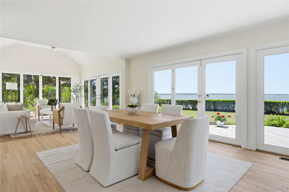 90 Peconic Avenue Shelter Island, NY 11964