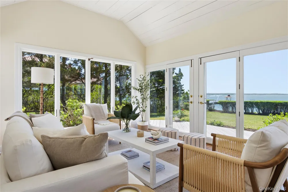 90 Peconic Avenue Shelter Island, NY 11964