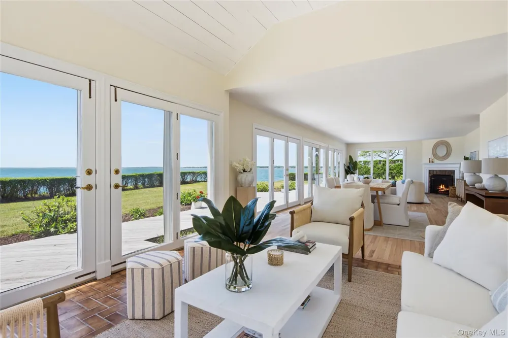 90 Peconic Avenue Shelter Island, NY 11964