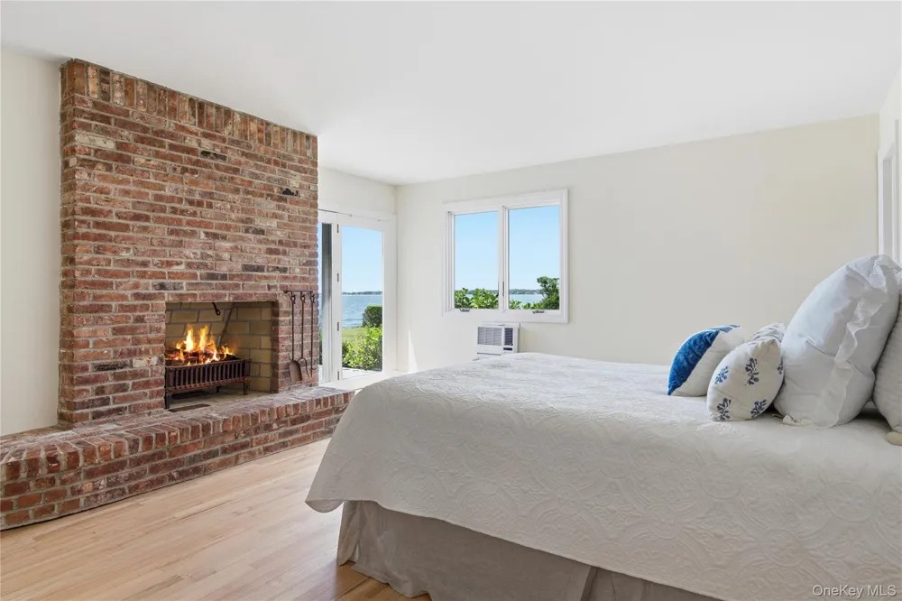 90 Peconic Avenue Shelter Island, NY 11964