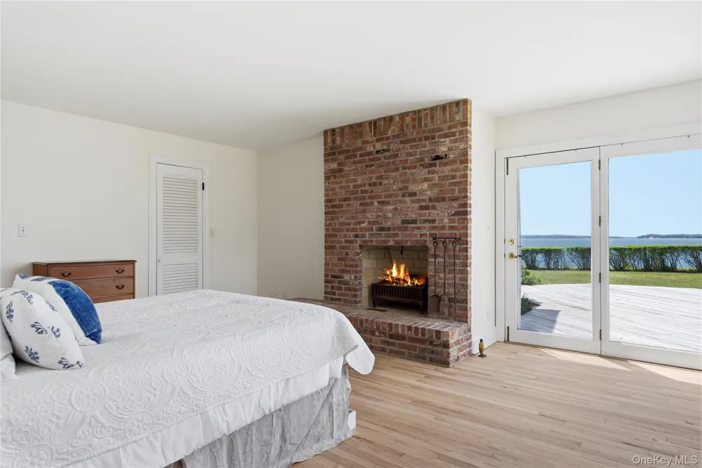 90 Peconic Avenue Shelter Island, NY 11964