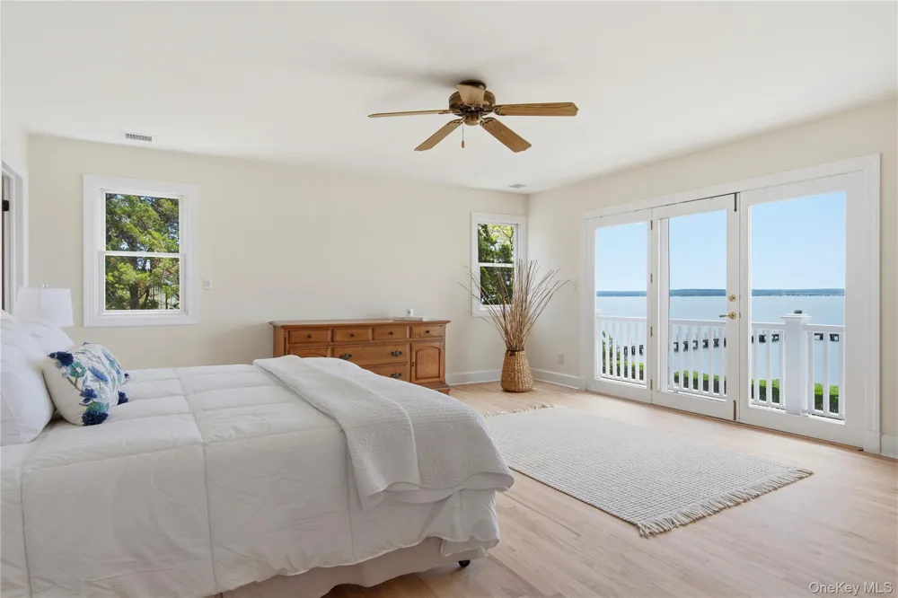 90 Peconic Avenue Shelter Island, NY 11964
