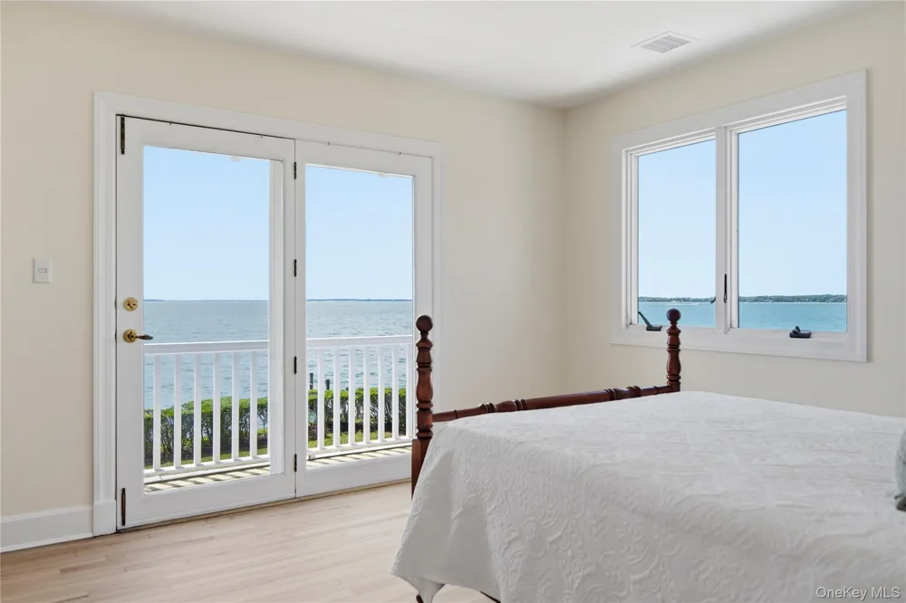 90 Peconic Avenue Shelter Island, NY 11964