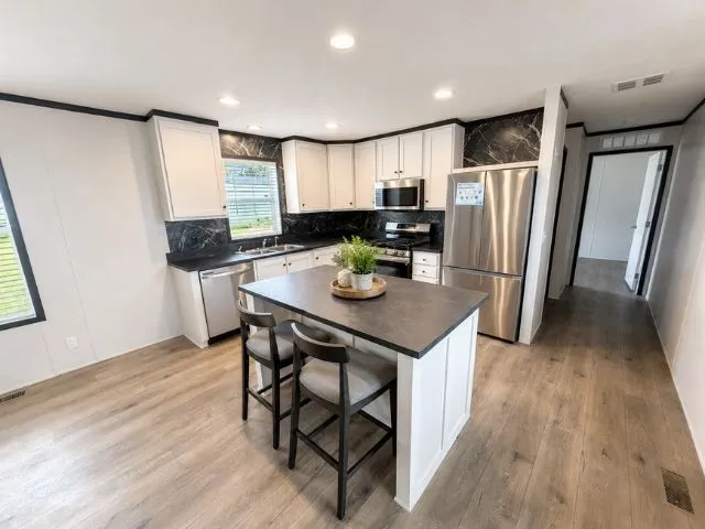 656 Woodlawn Drive, #108 Fowlerville, MI 48836