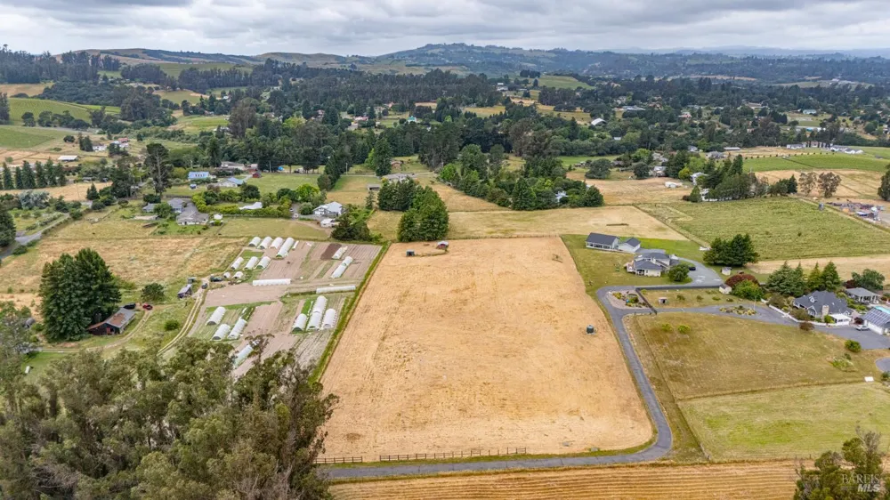 4758 Blank Road Sebastopol, CA 95472