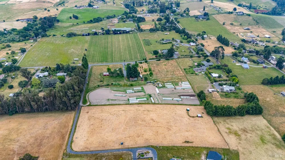 4758 Blank Road Sebastopol, CA 95472