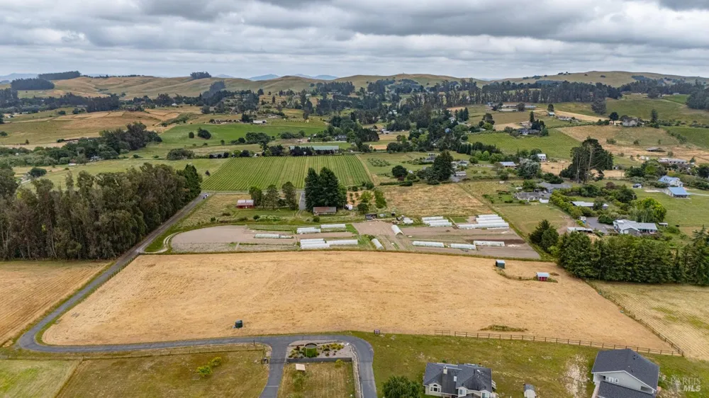 4758 Blank Road Sebastopol, CA 95472