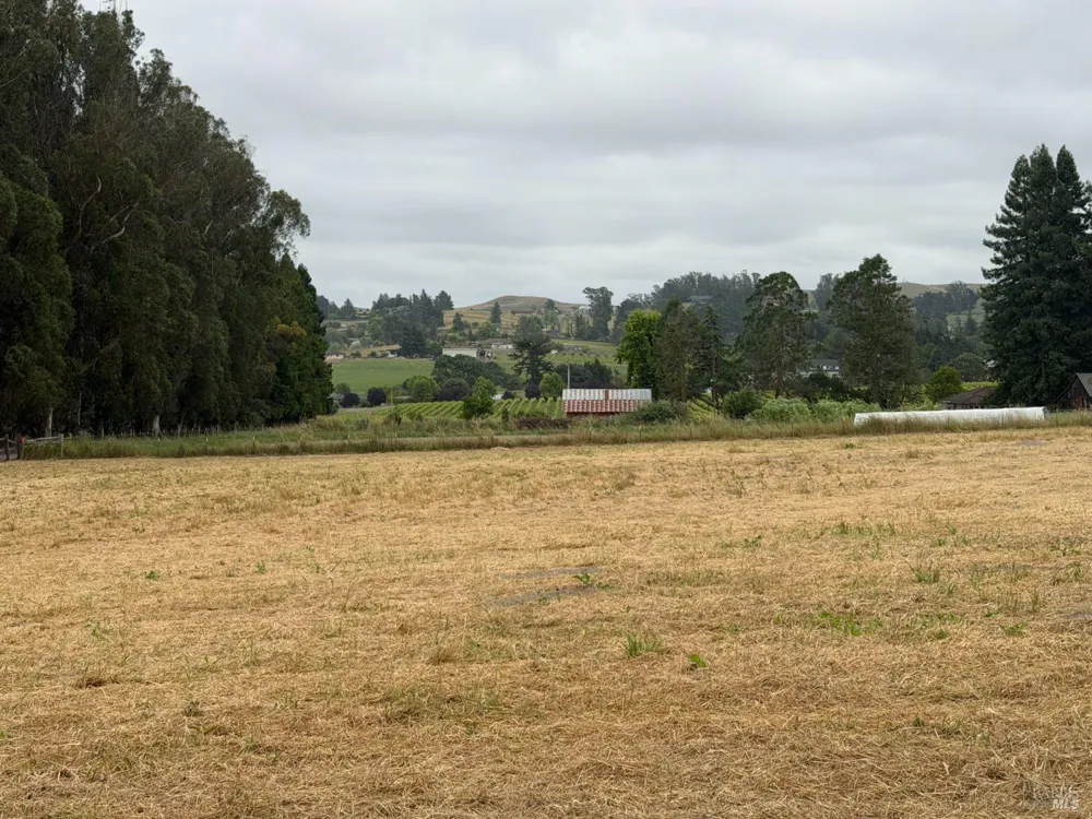 4758 Blank Road Sebastopol, CA 95472